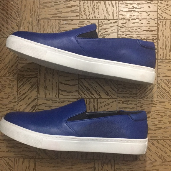 Women’s sneakers in cobalt blue, size 6.5 from Kenneth Cole. Never worn - Picture 3 of 7